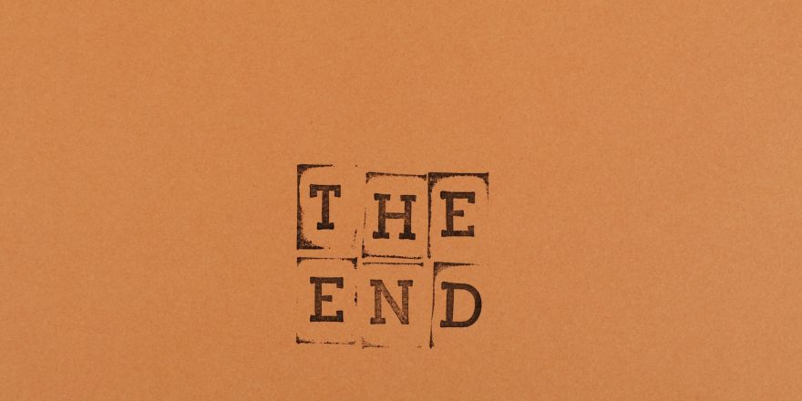 'The end' gestempeld op papier