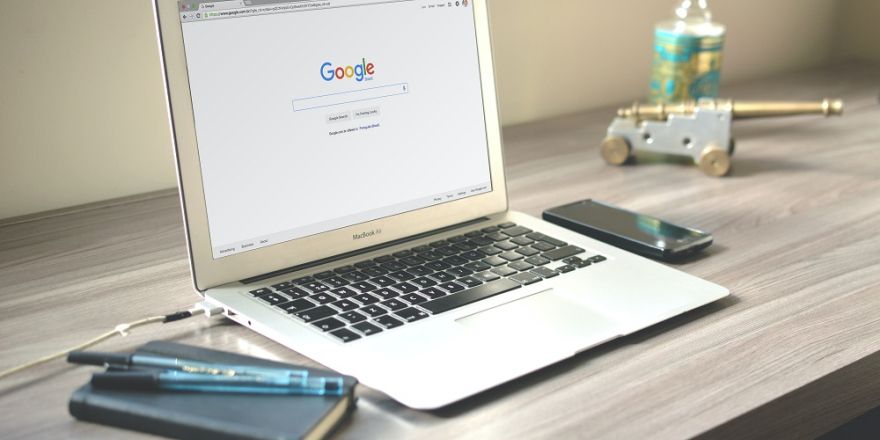 Googlescherm op een laptop