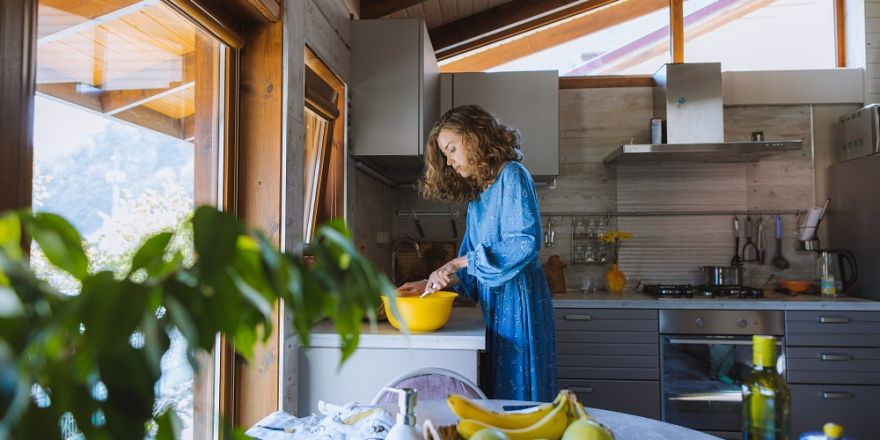 Vrouw in de keuken