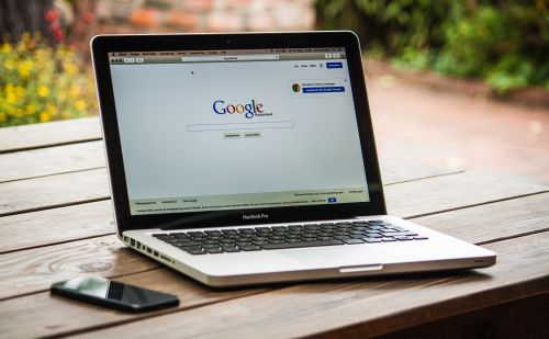 Laptop waar Google open staat
