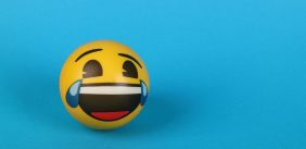 Huilen van het lachen emoji
