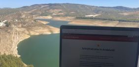 Laptop in Spanje bij schrijfvakantie