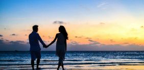 Man en vrouw op het strand
