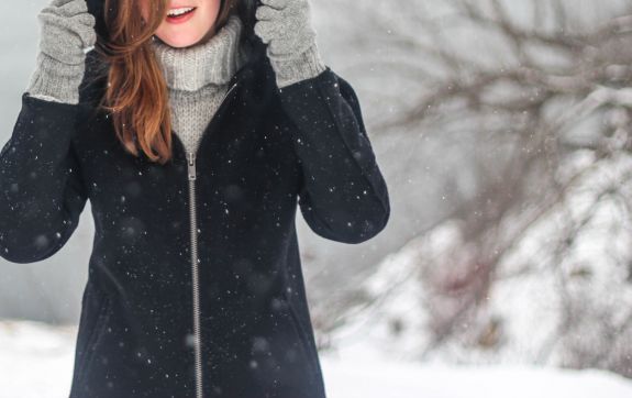 Vrouw in de sneeuw