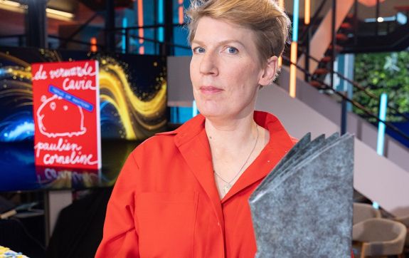 Paulien Cornelisse als winnaar NS Publieksprijs 2025